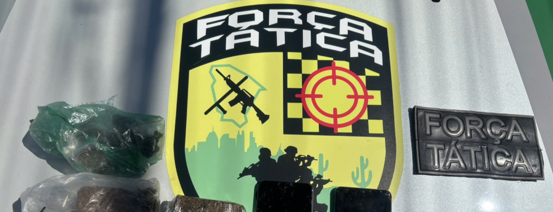 PMCE desarticula ponto de armazenamento de drogas com auxílio de cães farejadores e prende dois suspeitos no bairro Bom Futuro