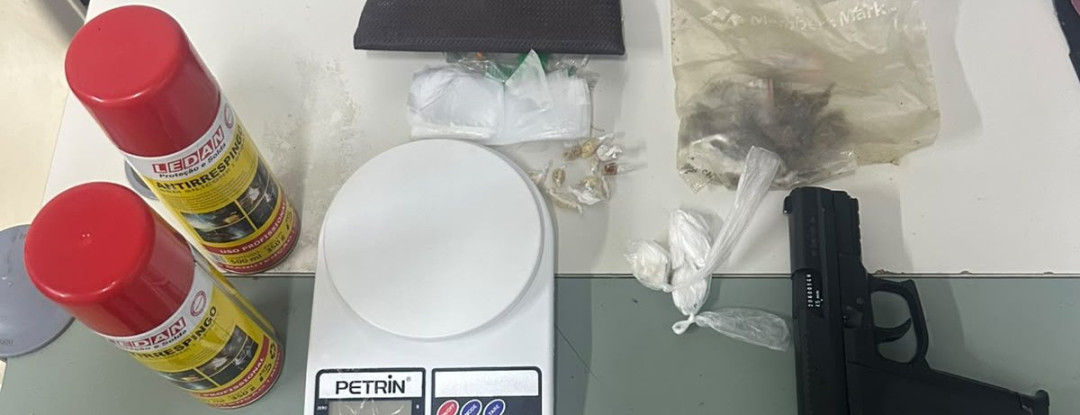 PMCE captura dois homens e uma mulher em flagrante e apreende drogas em Caucaia