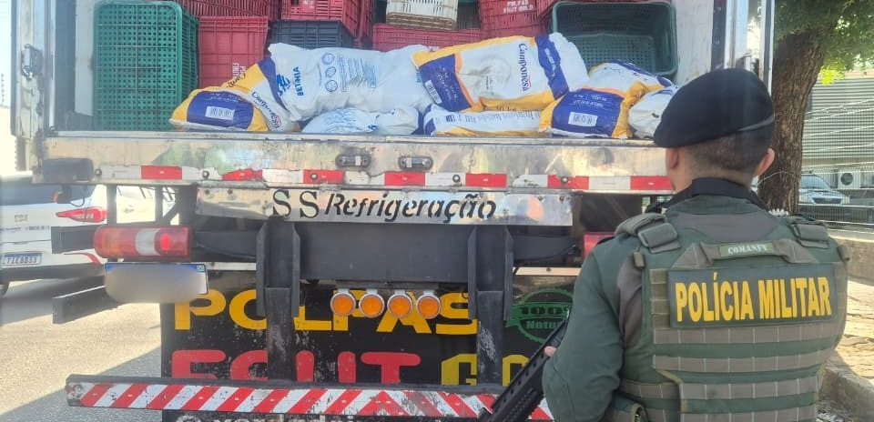 Polícia Militar captura seis homens por furto de produtos de uma empresa alimentícia no Jangurussu