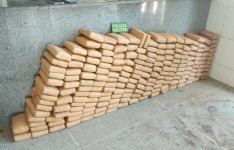 Polícia Militar e PRF apreendem 200 kg de maconha e prendem dupla em Acopiara