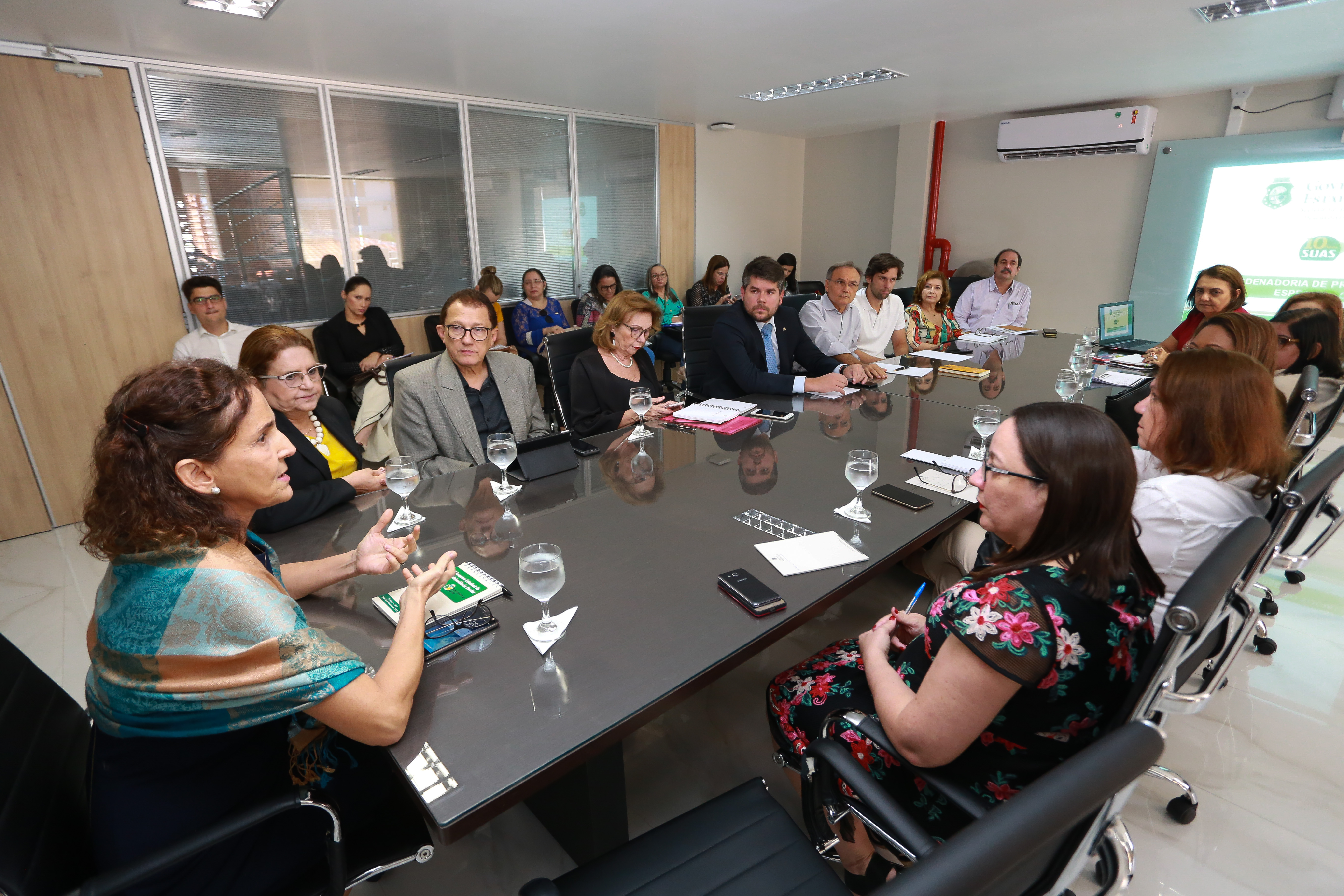 Reunião define estratégias de atuação do Projeto Abrigar