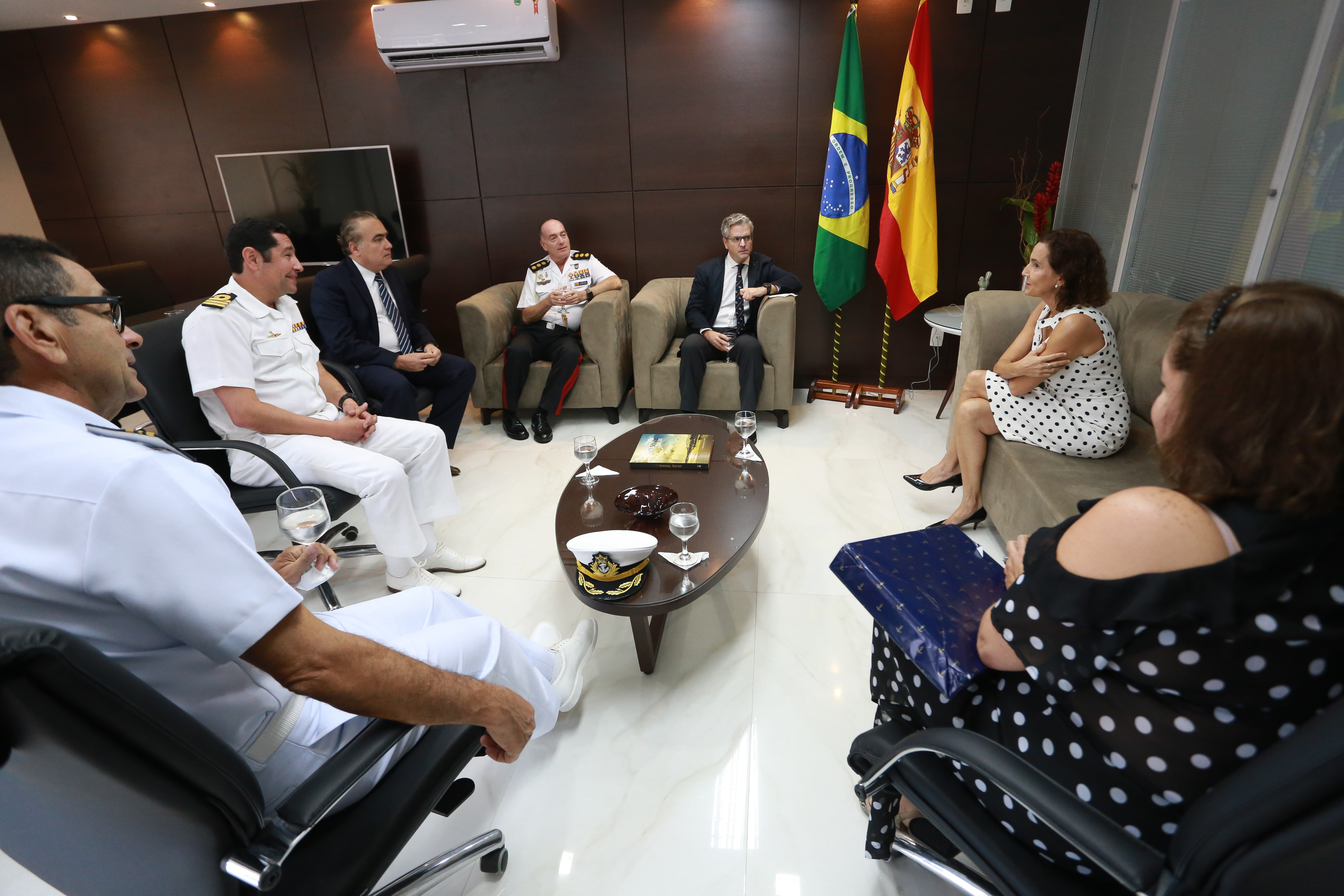 Vice-governadora e cônsul-geral da Espanha debatem ações de intercâmbio para estudantes de escolas públicas