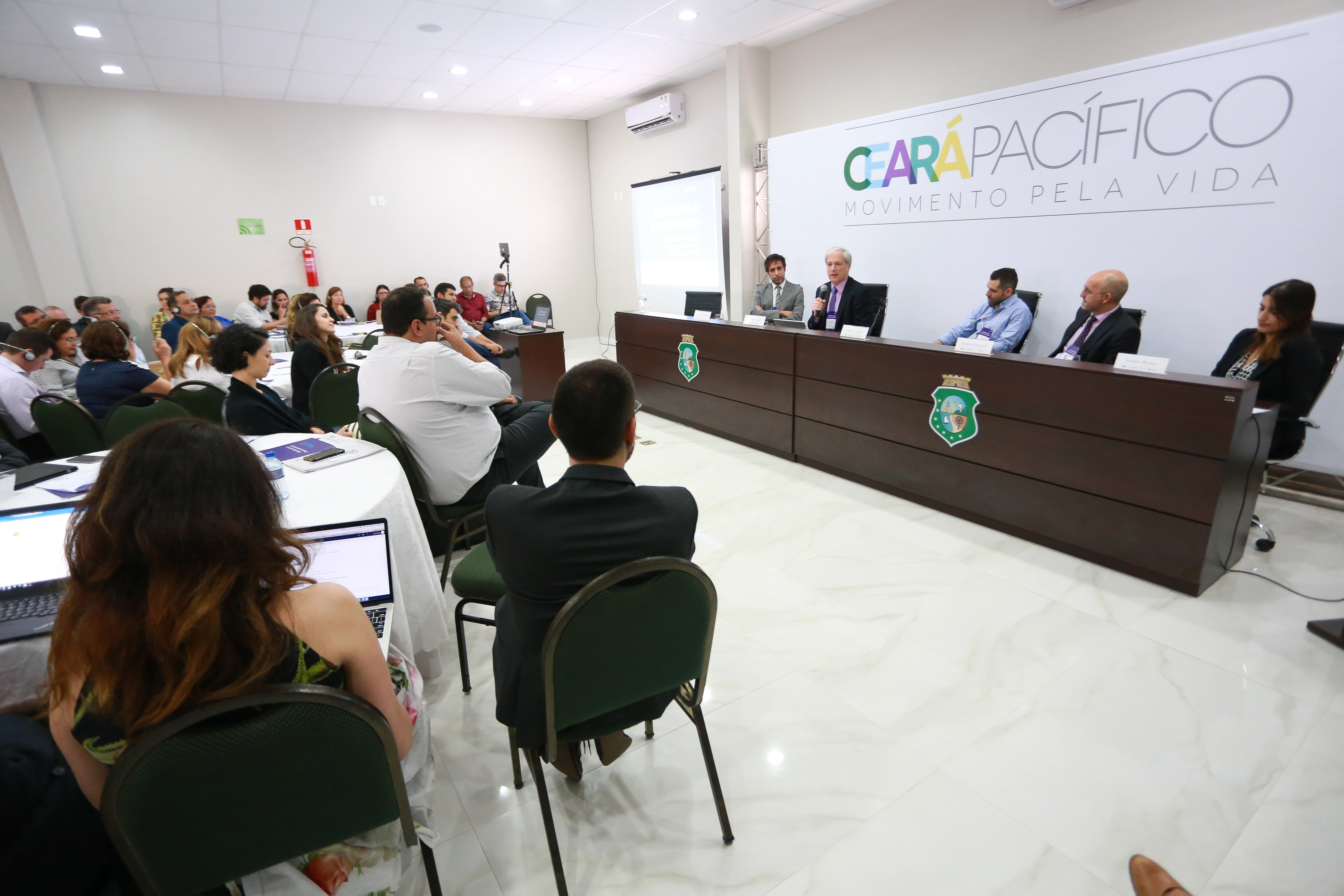 Ceará Pacífico: Experiências internacionais de prevenção à violência são destaques no primeiro dia de seminário