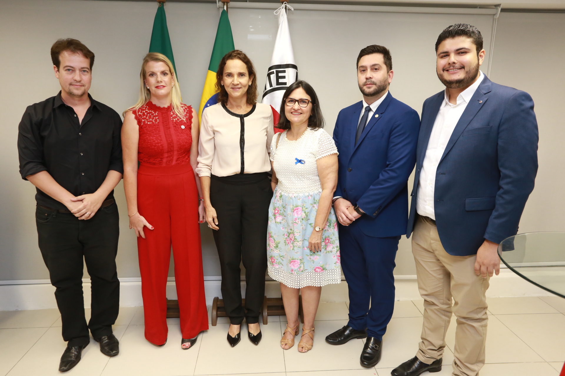 Izolda Cela participa da abertura do escritório do Comitê Internacional da Cruz Vermelha em Fortaleza