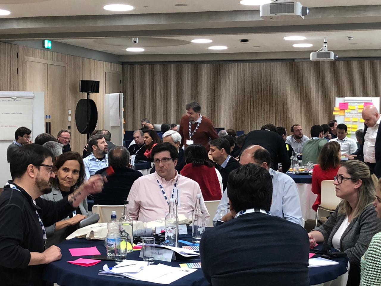 Vice-governadora Izolda Cela participa de encontro sobre Gestão Pública e Educação na Inglaterra