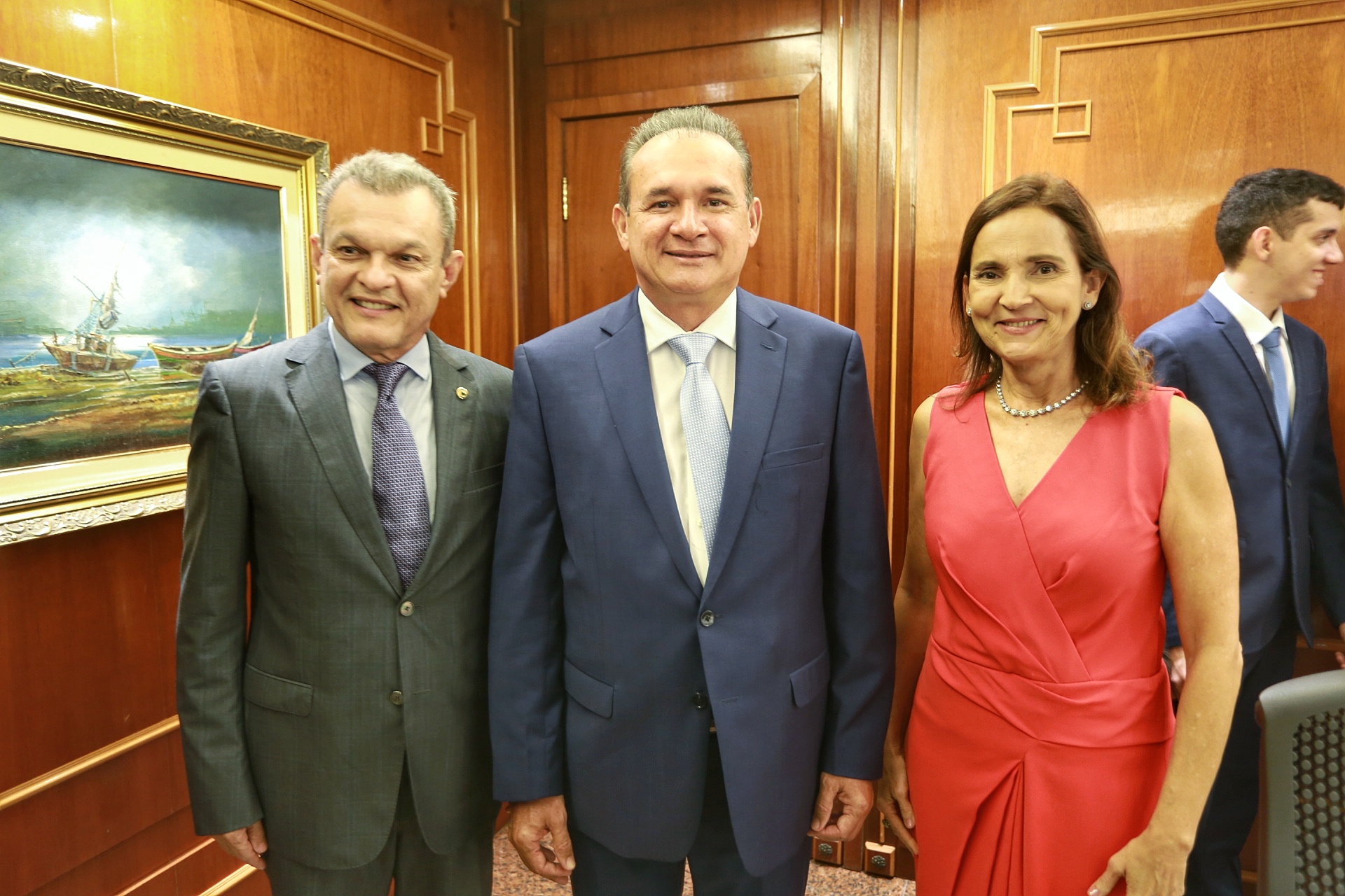 Izolda Cela participa da posse da nova direção do TJCE