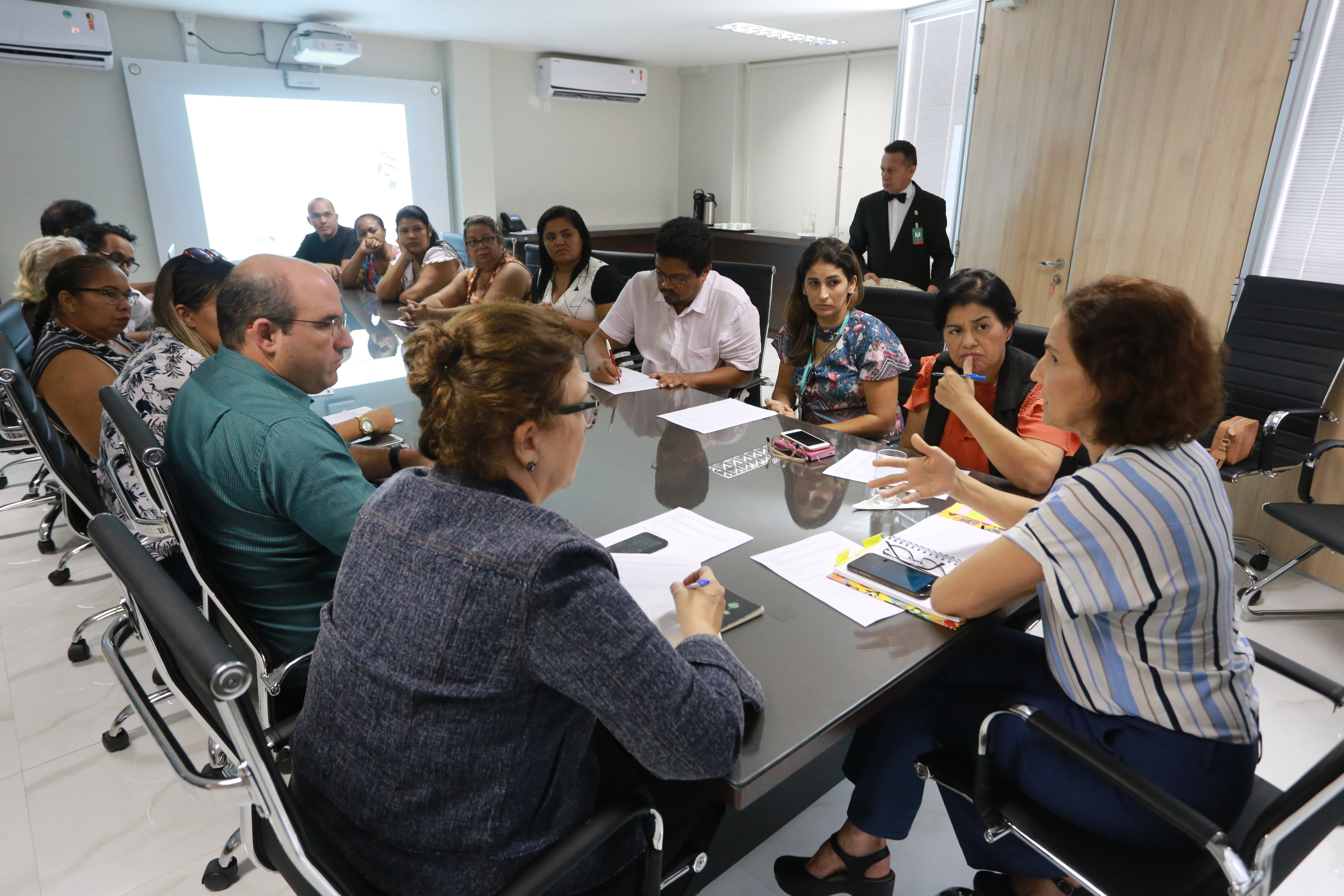 Habitação: Reunião discute detalhes para a entrega do residencial Luiz Gonzaga