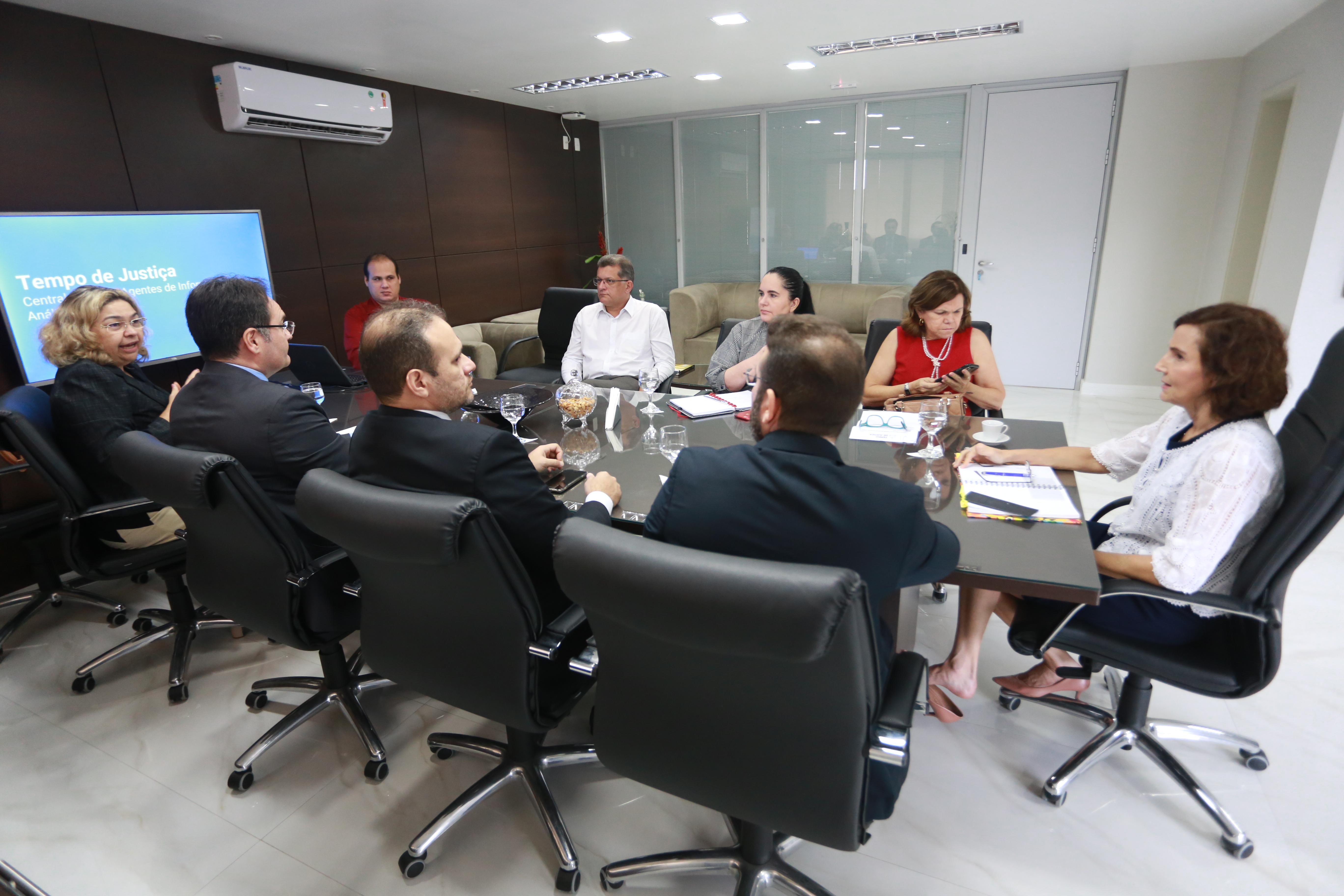 Reunião define criação da Central de Acompanhamento de Processos do Programa Tempo de Justiça