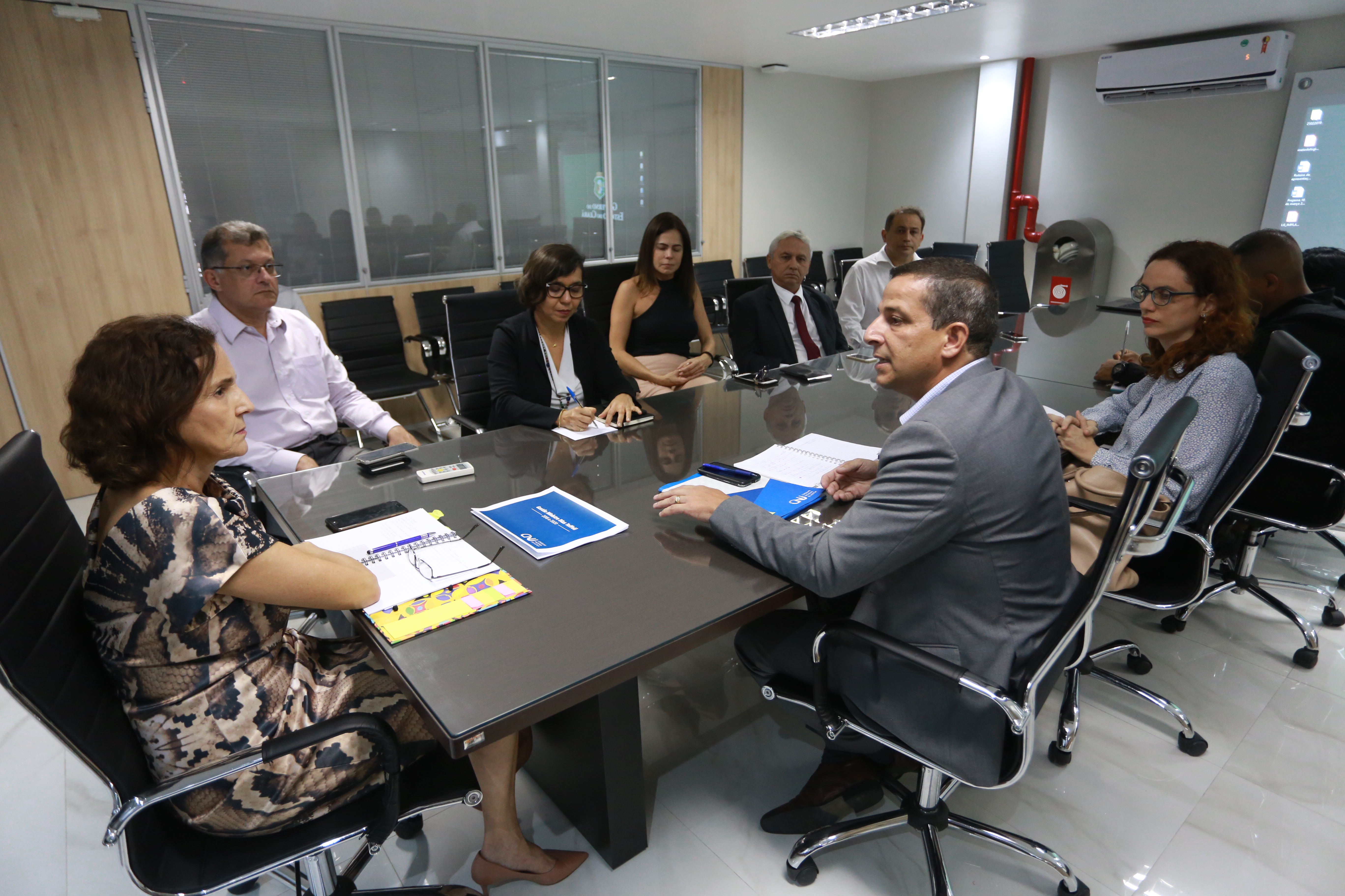 Izolda Cela recebe representantes do CNJ para tratar de melhorias do sistema penitenciário