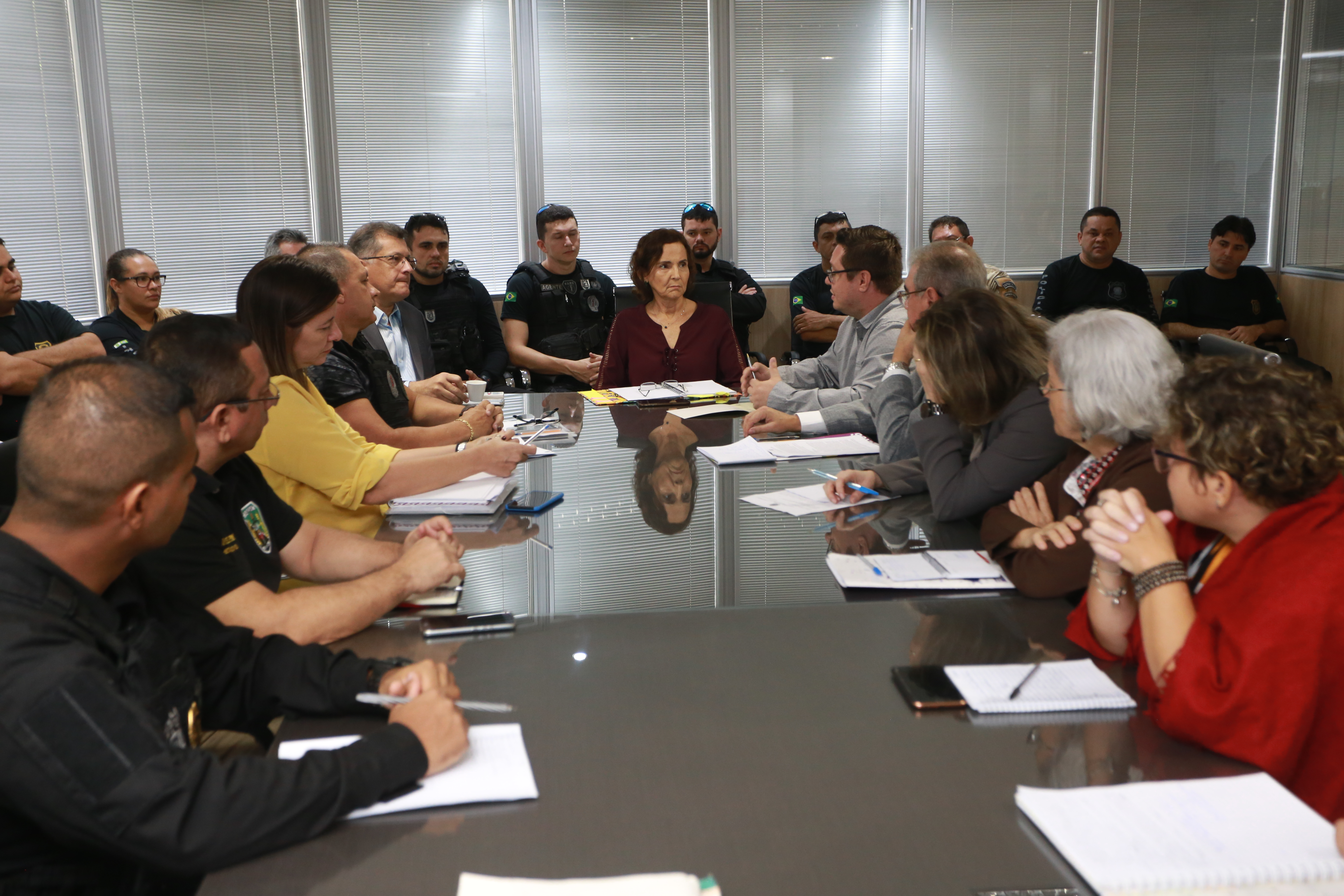 Izolda Cela recebe presidente da CNDH para tratar sobre o sistema penitenciário
