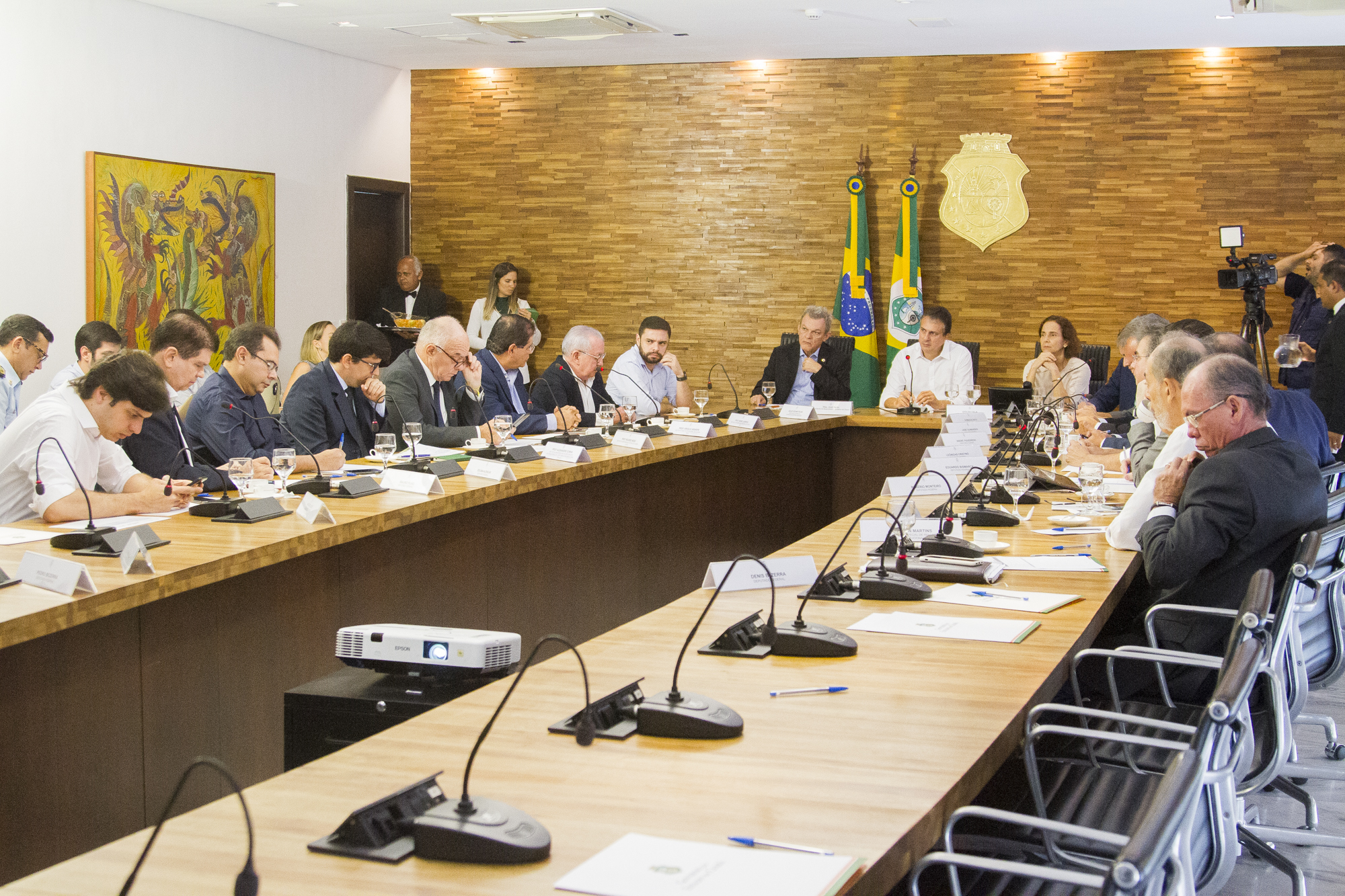 Governador reúne bancada federal e reitores para discutir corte de recursos de universidades federais