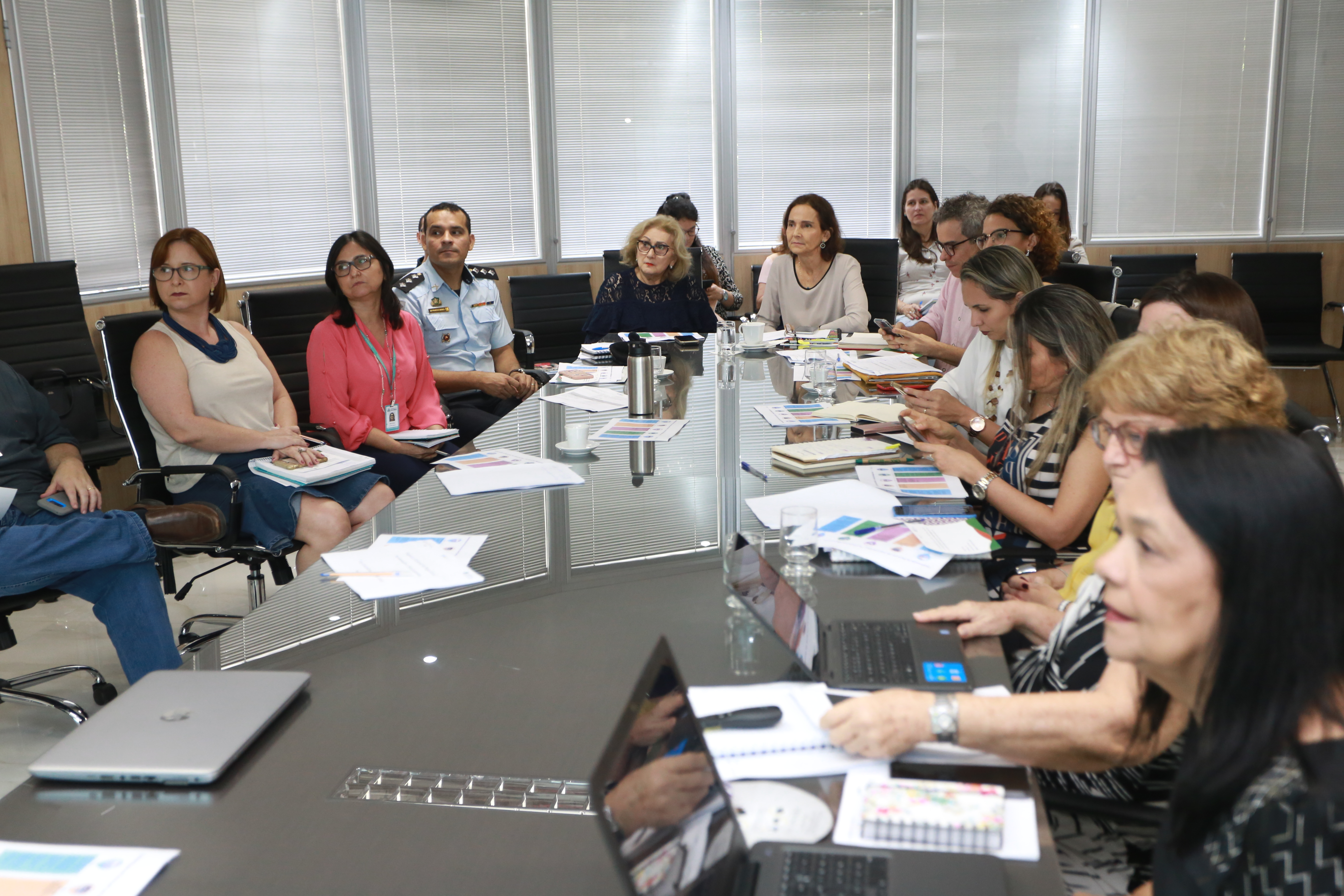 Vice-governadora debate ações com representantes do Estado e da Prefeitura para a comunidade do São Miguel / Curió
