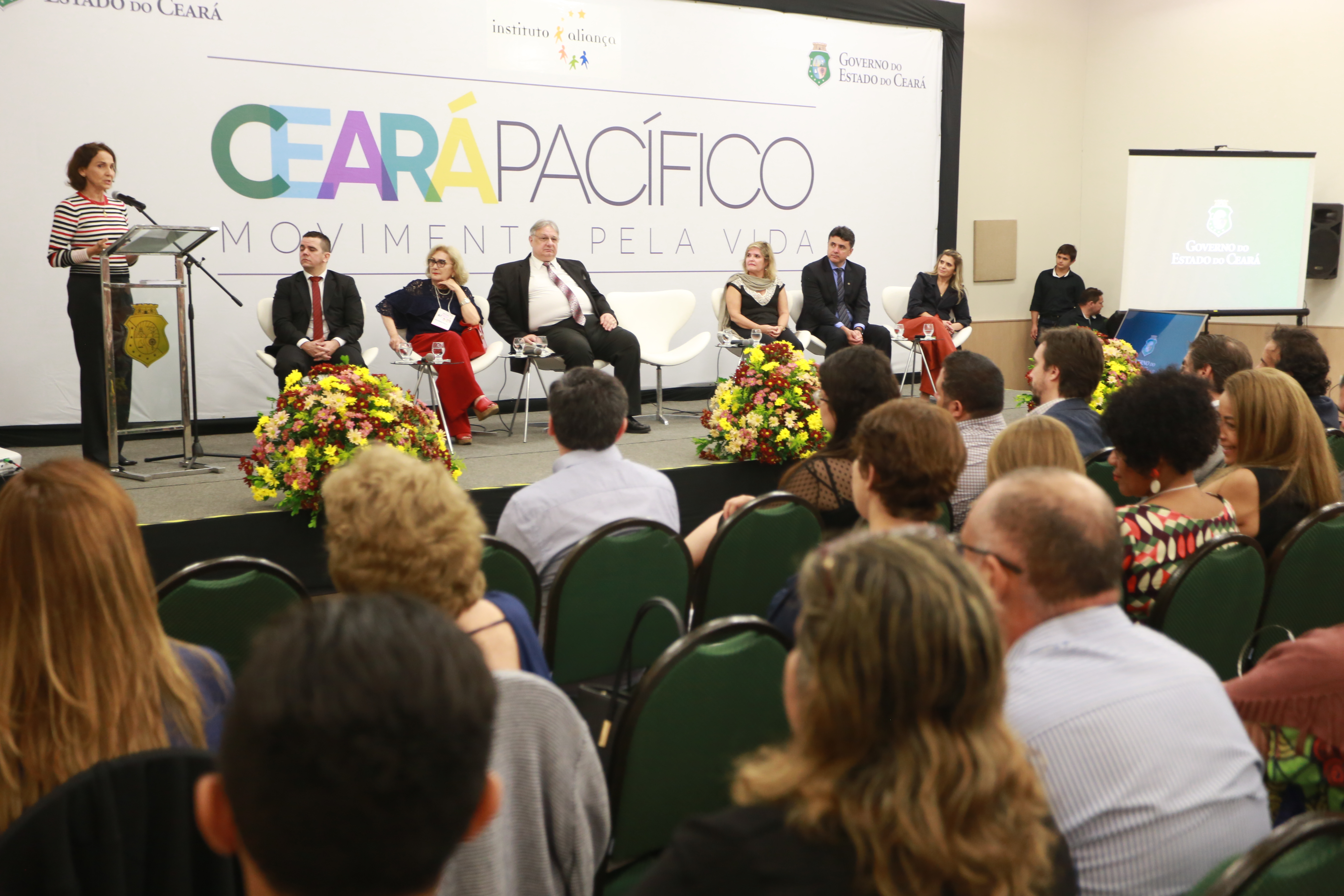 Vice-governadora Izolda Cela abre Seminário internacional que discute experiências para a construção de cidades seguras