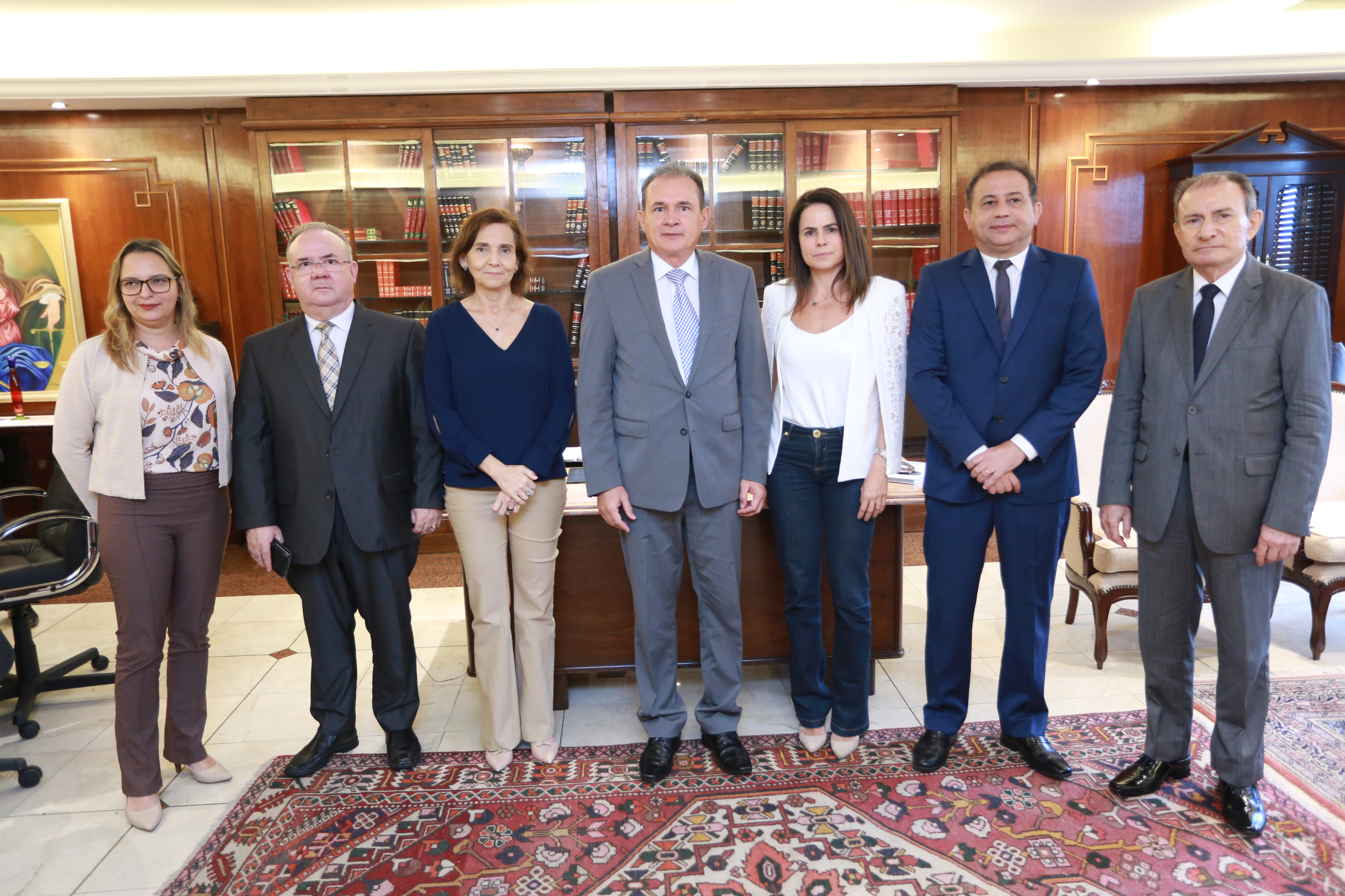 Vice-governadora assina termo de cooperação com o TJCE para implantação de práticas restaurativas nas Varas de Execução Penal de Fortaleza