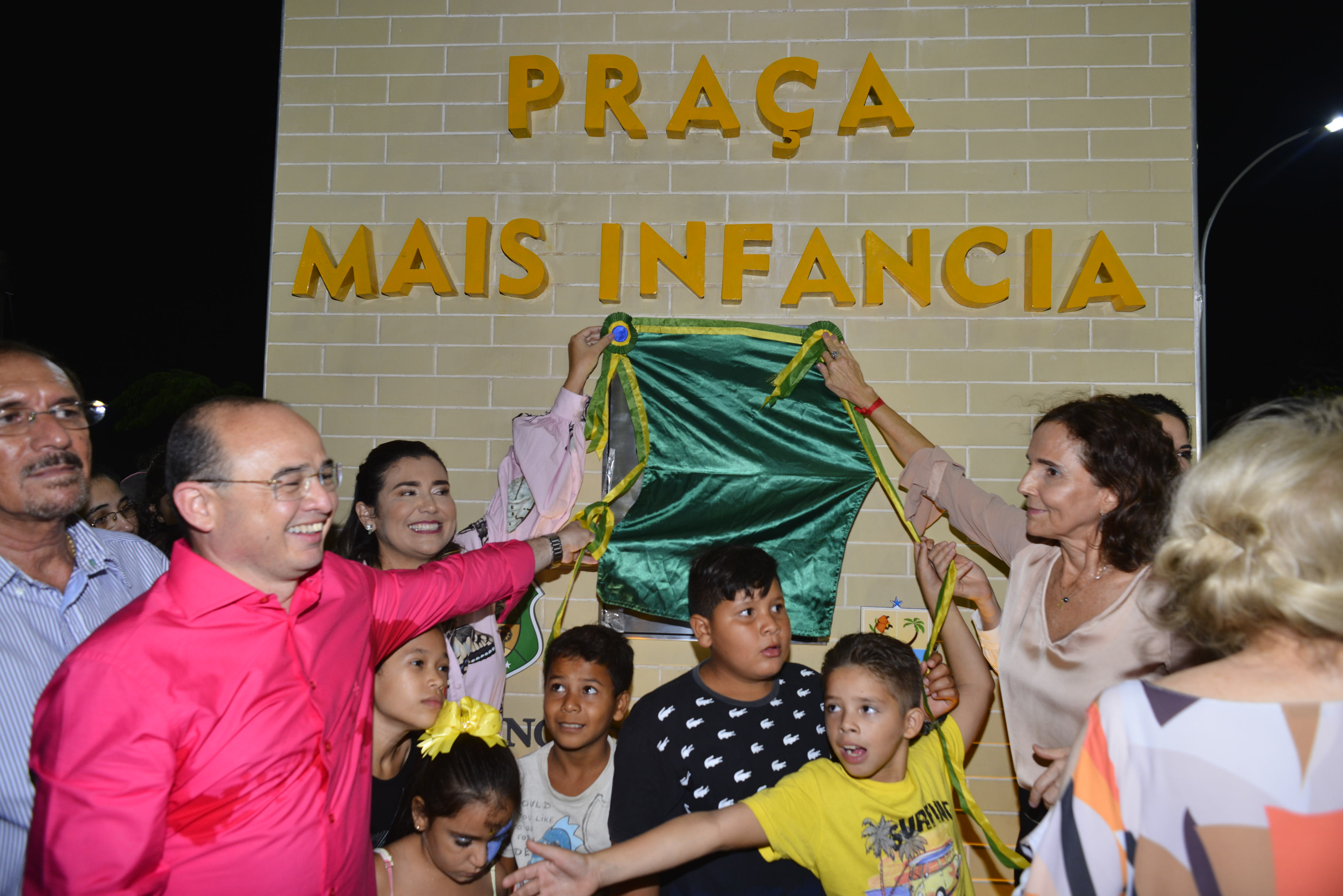 Moradores de Camocim são contemplados com Praça Mais Infância