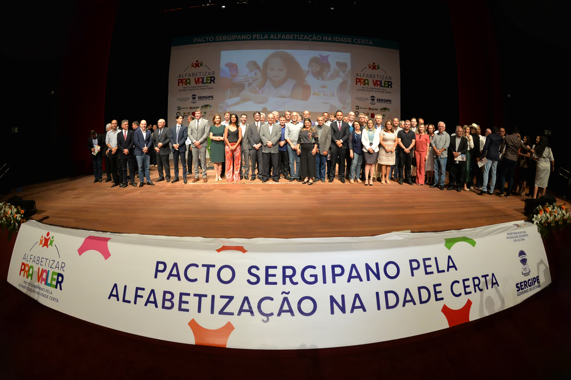 Vice-governadora participa do lançamento do Programa Alfabetizar Pra Valer, em Sergipe