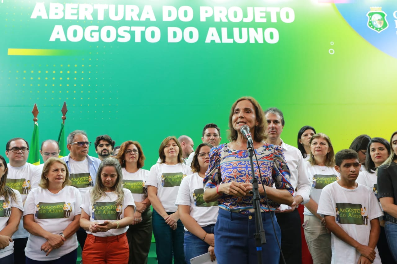 AoGosto do Aluno: Governo do Ceará investe R$ 8 milhões em acervo de livros para escolas e instrumentos musicais para grupos de fanfarra