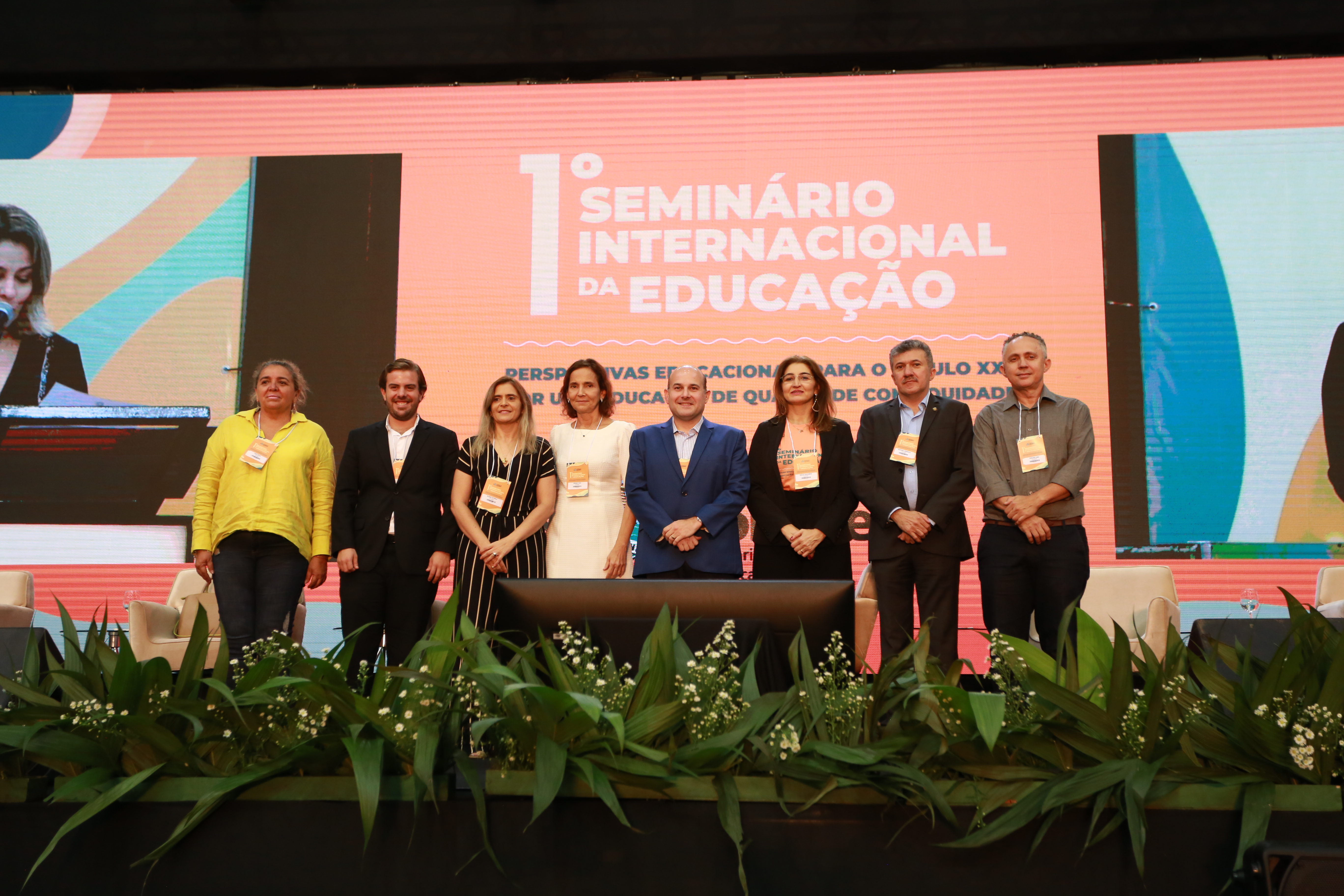 Vice-governadora participa da abertura do 1º Seminário Internacional da Educação