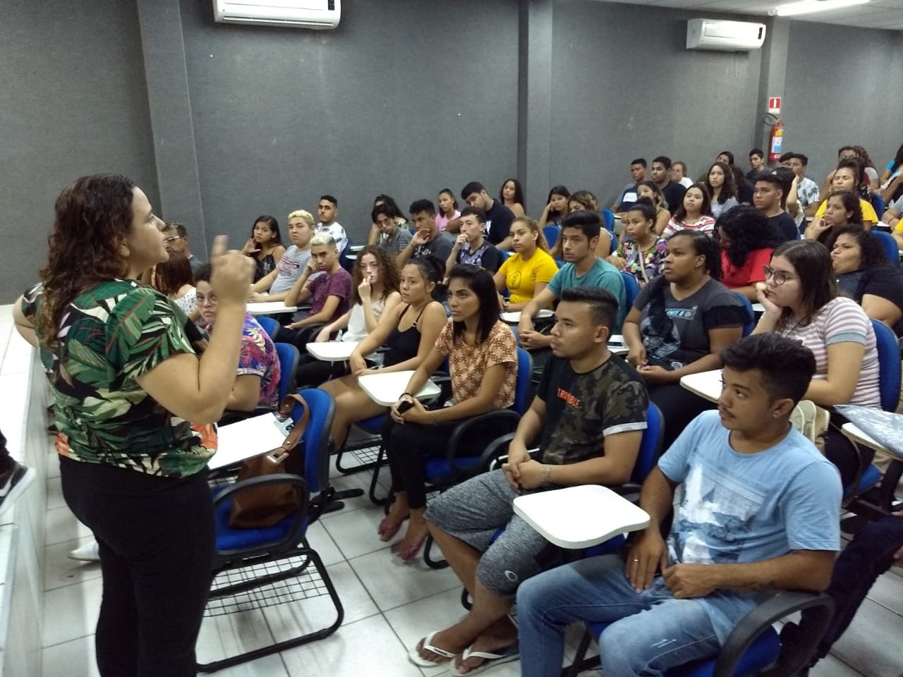 Ceará Pacífico: jovens do Vicente Pinzón e do Curió participam de oficina sobre inserção no mercado de trabalho