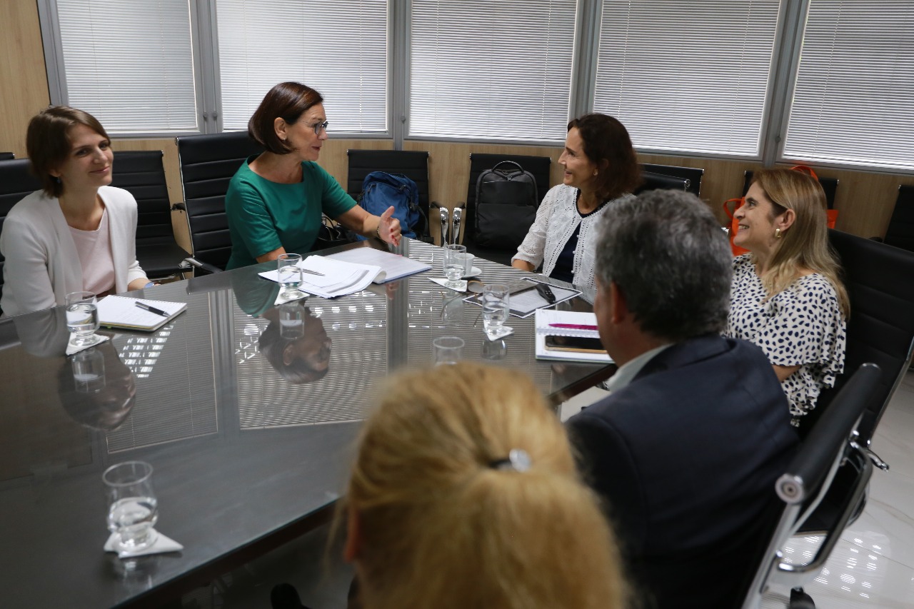Governo do Ceará discute implantação da língua alemã nos Centros Cearenses de Idiomas