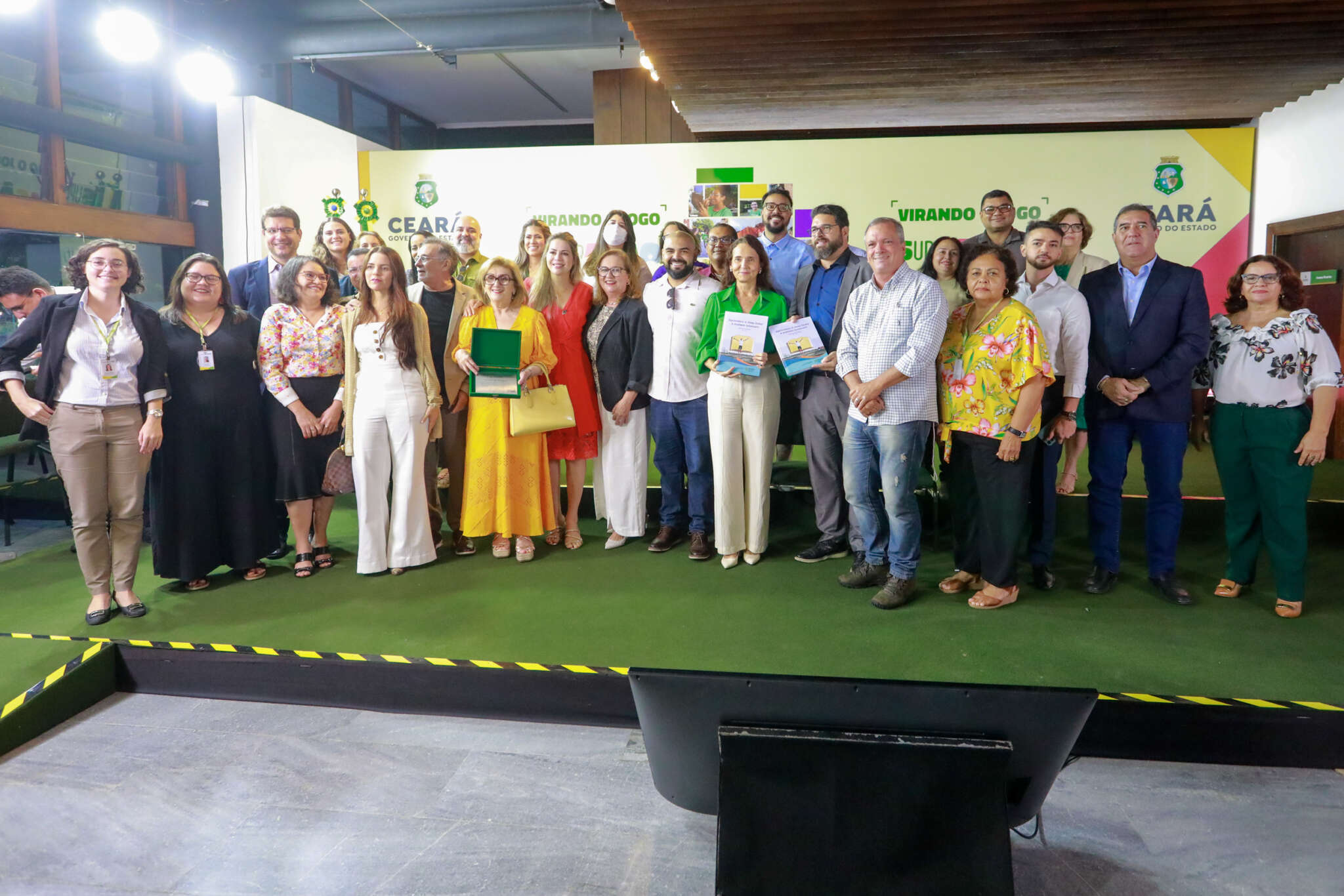 Governo do Ceará lança livro-reportagem sobre o projeto Virando o Jogo