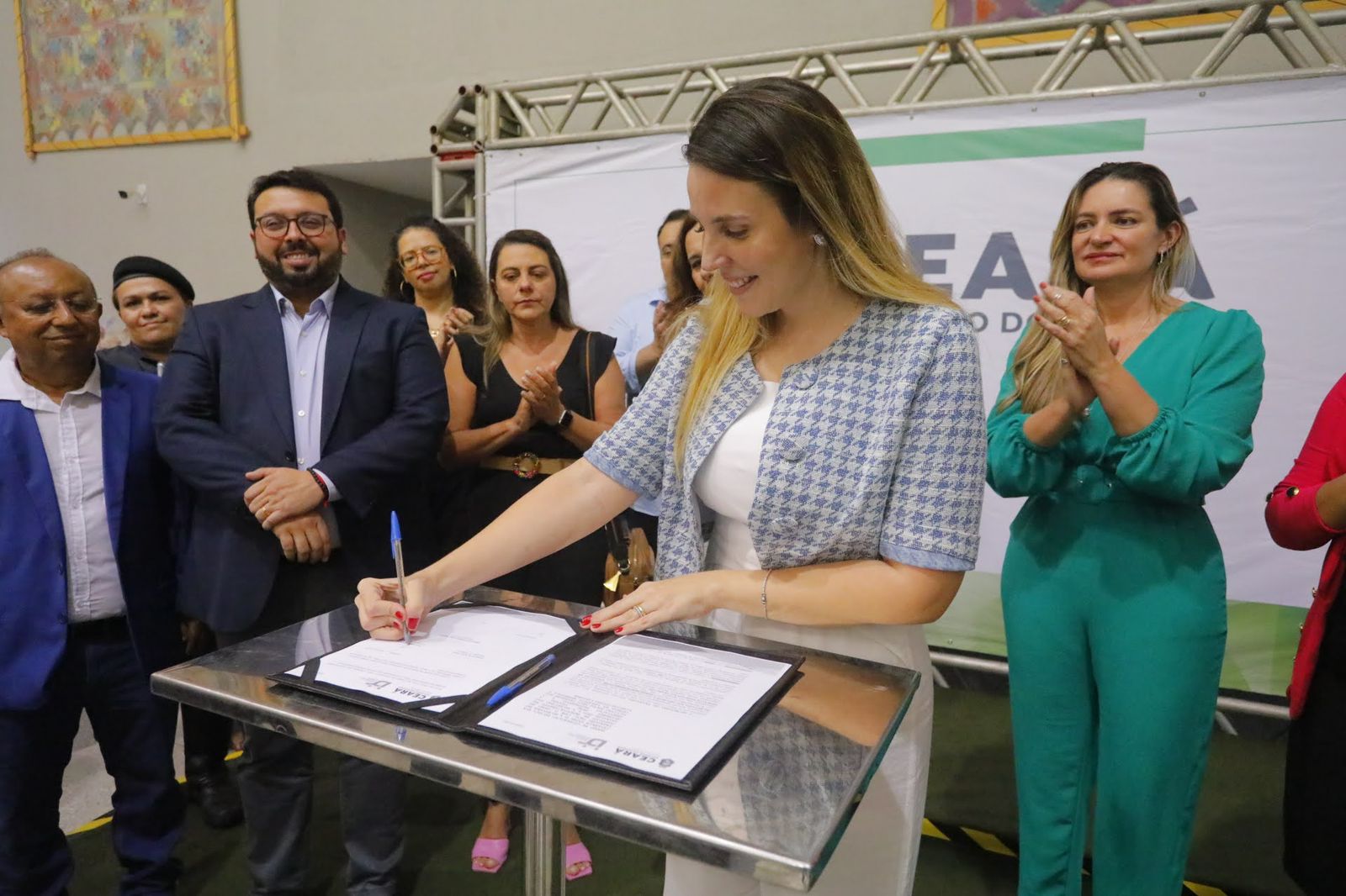 Ceará 1º estado a cumprir lei que destina vagas de trabalho a mulheres vítimas de violência