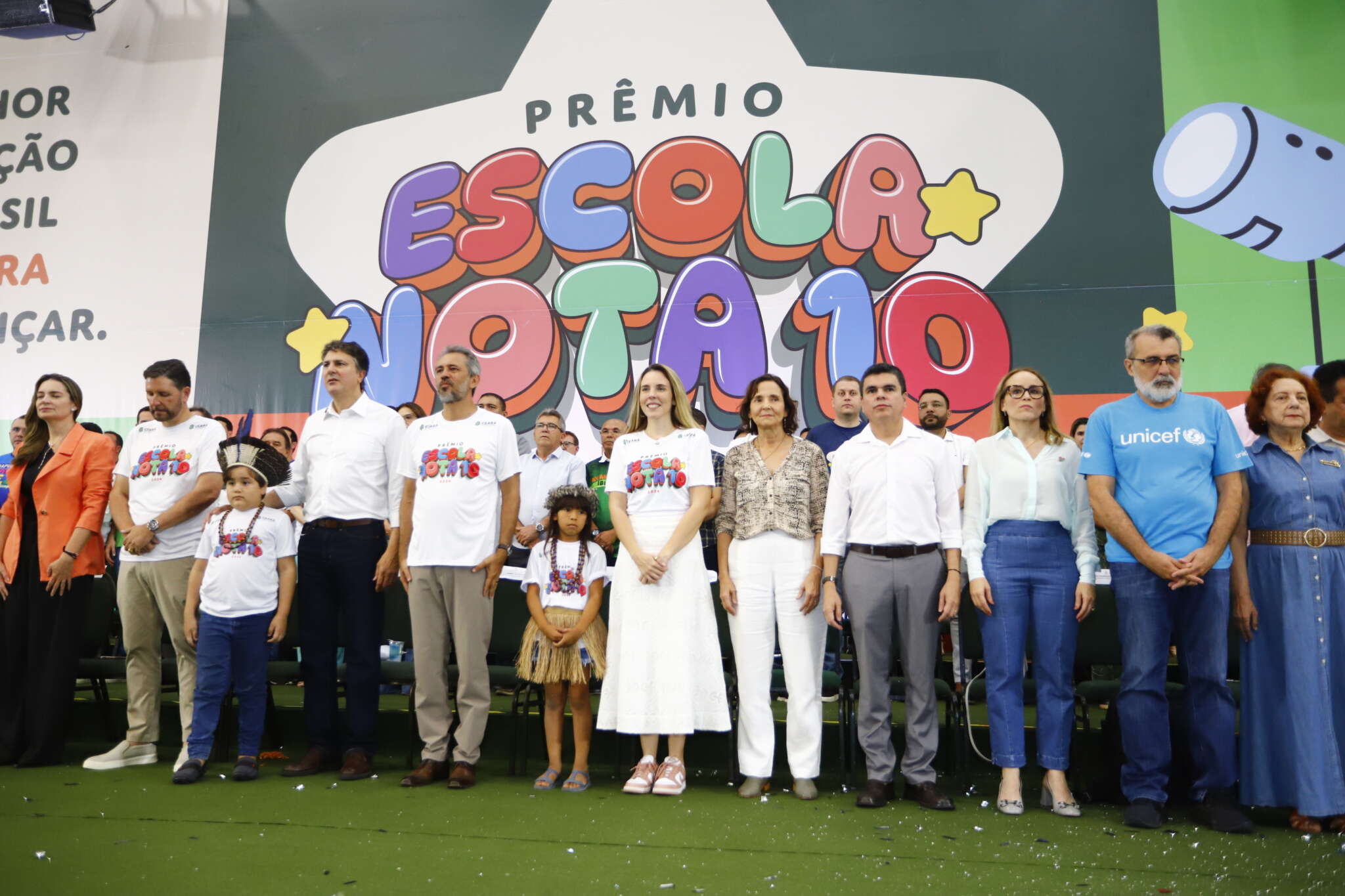 Prêmio Escola Nota 10: Governo do Ceará entrega 434 premiações para escolas públicas com melhores resultados no Spaece 2024