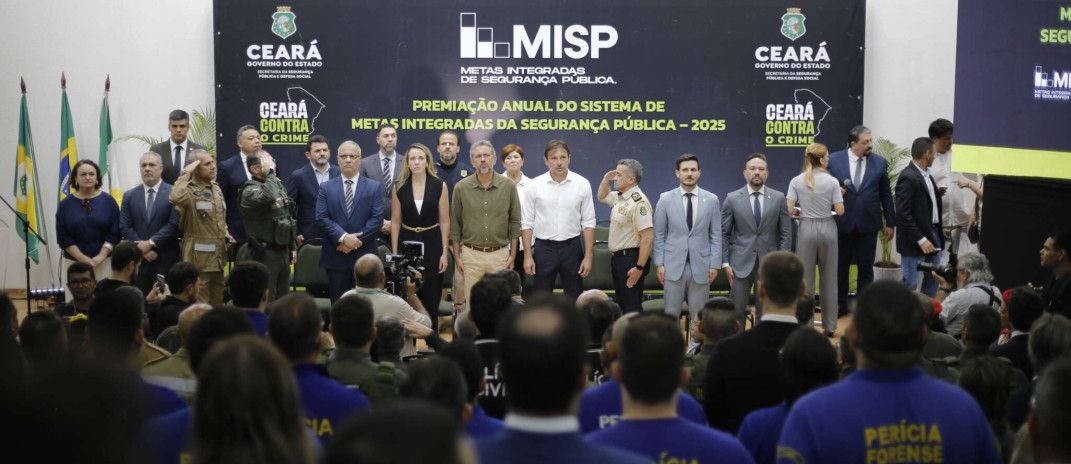 Governo do Ceará concede R$ 102 milhões em gratificações a agentes da segurança pública e entrega novas viaturas com blindagem