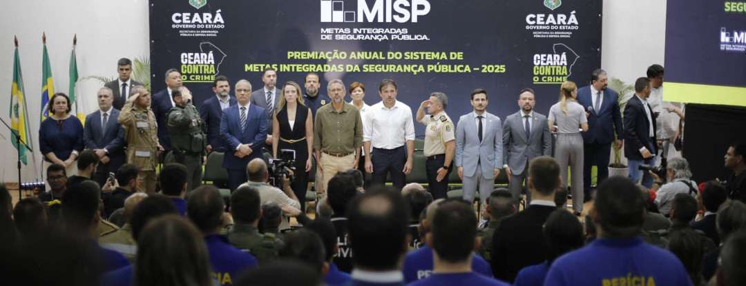 Governo do Ceará concede R$ 102 milhões em gratificações a agentes da segurança pública e entrega novas viaturas com blindagem