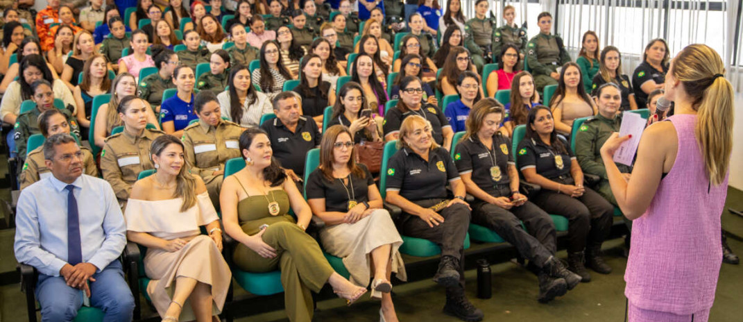 Vice-governadora Jade Romero participa de bate-papo sobre liderança feminina com servidoras da Pefoce