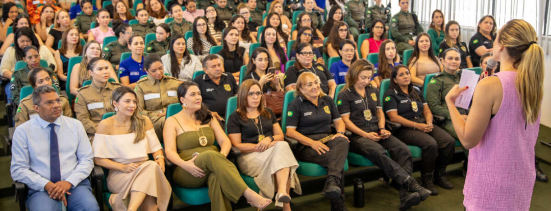 Vice-governadora Jade Romero participa de bate-papo sobre liderança feminina com servidoras da Pefoce