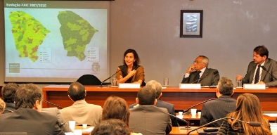 Cid Gomes apresenta projetos de Educação durante reunião da PNE