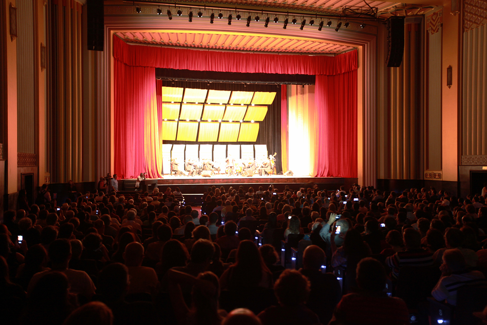 Governo do Estado entrega à população o novo Cine-Teatro São Luiz