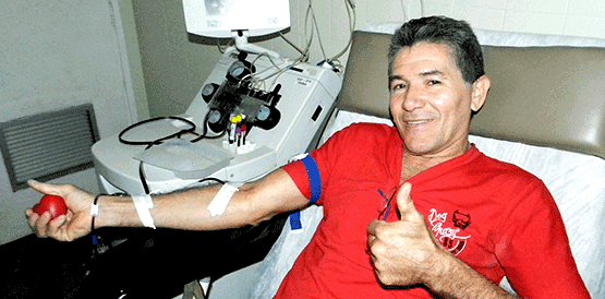 Hemoce: conheça a história de um voluntário que doa sangue há mais de 30 anos