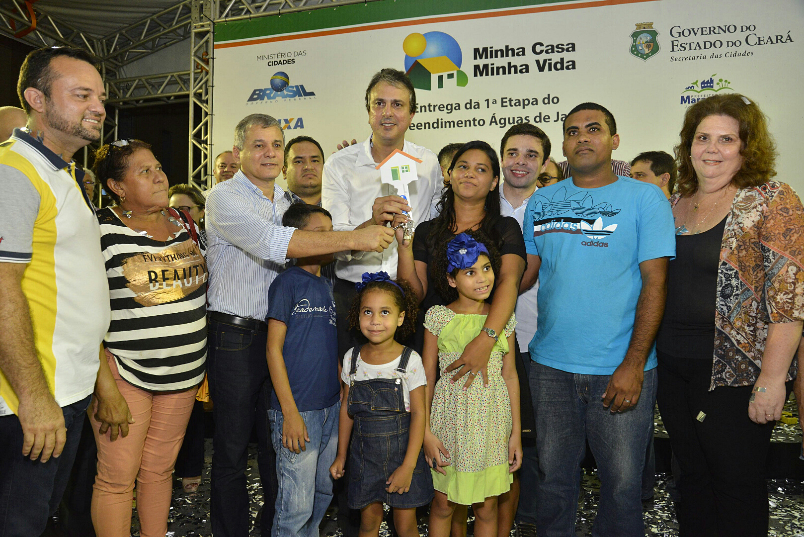 Governador entrega 176 unidades habitacionais do Minha Casa Minha Vida em Maracanaú
