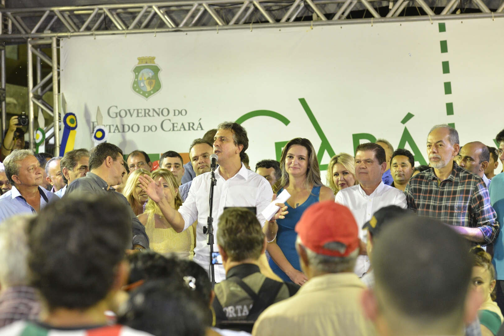 Ceará de Ponta a Ponta: Governador Camilo Santana entrega 55,5 km de rodovia na região da Ibiapaba