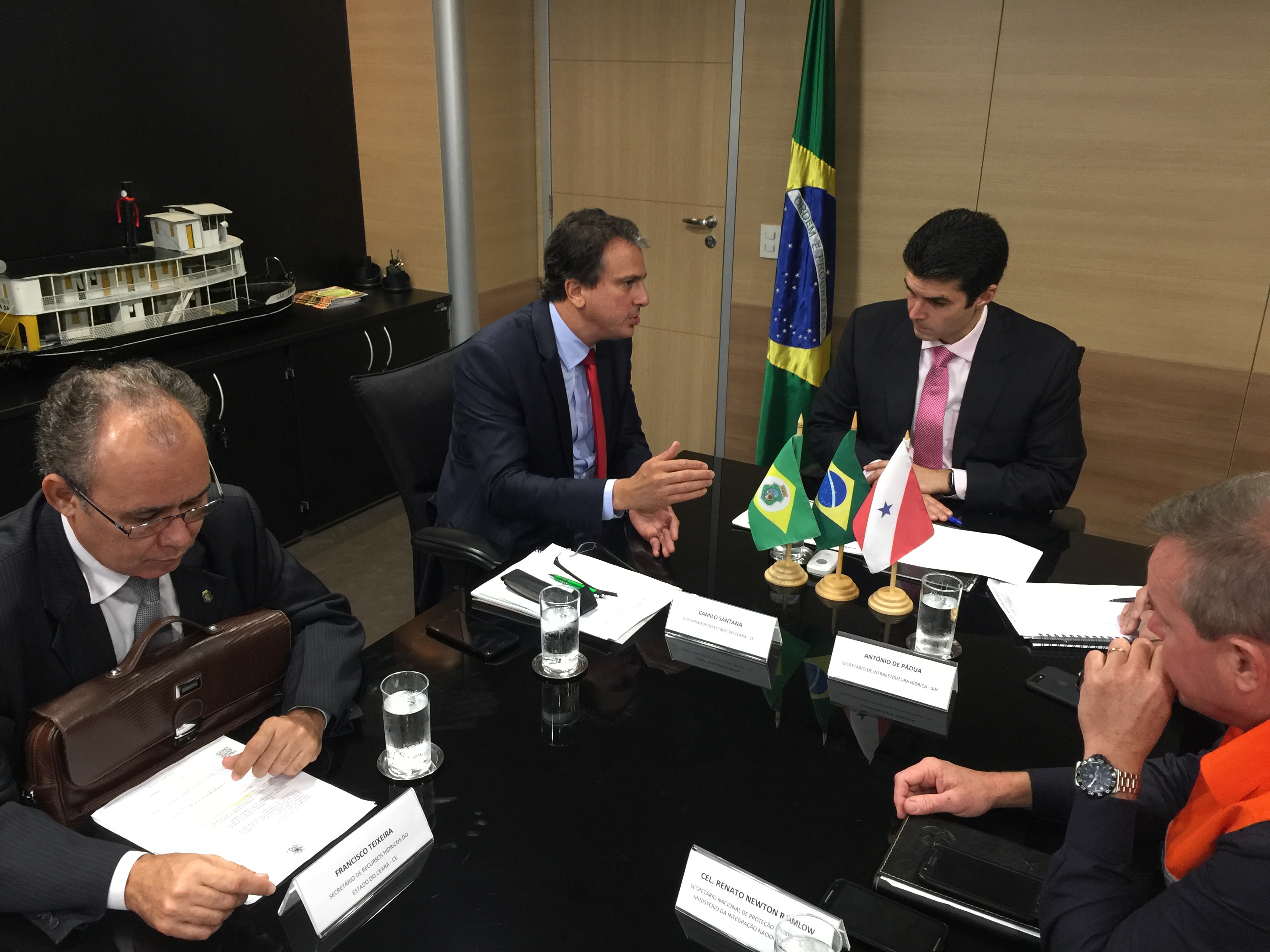 Em Brasília, governador trata da retomada das obras da transposição e recursos para o Ceará