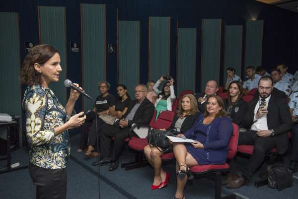 CE Pacífico: policiais militares recebem certificados por curso de mediação de conflitos