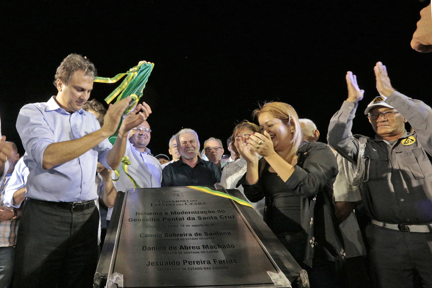 Governo do Ceará entrega obra do Geossítio Pontal de Santa Cruz e anuncia benefícios em Santana do Cariri