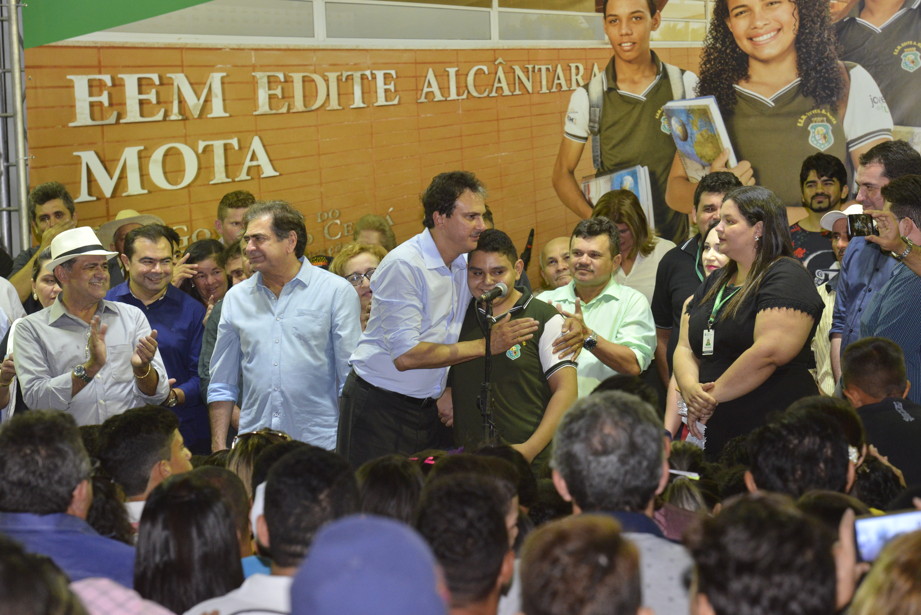 Governo do Ceará entrega nova sede de escola de ensino médio em General Sampaio