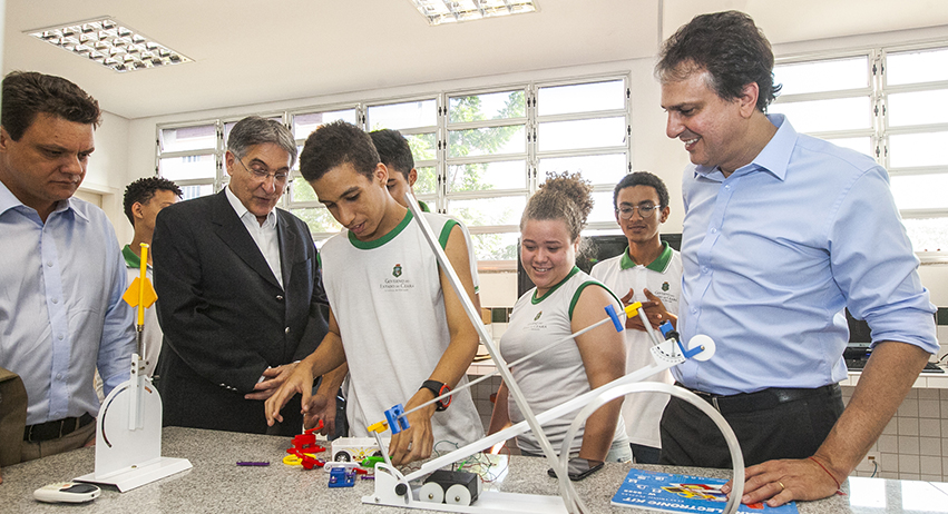 Governador de Minas Gerais visita o Ceará para conhecer políticas de educação do Estado