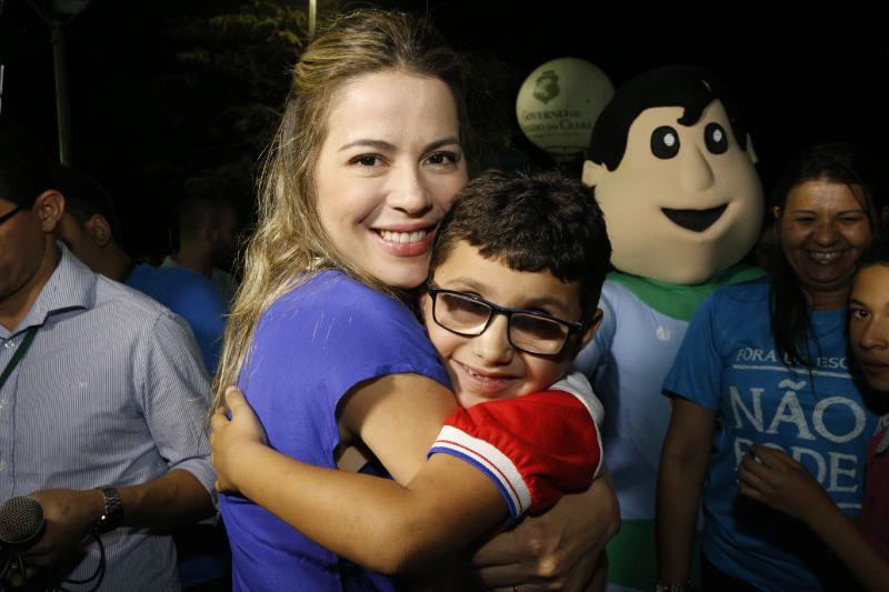 Ibiapina: Onélia Santana participa de entrega da 23ª brinquedopraça do Estado