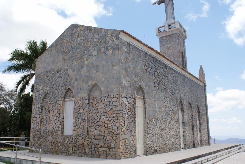 Laboratório de Engenharia Civil do Nutec faz análise estrutural da Igreja do Céu, em Viçosa do Ceará