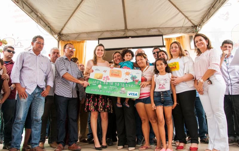 Famílias de Camocim são beneficiadas com o Cartão Mais Infância