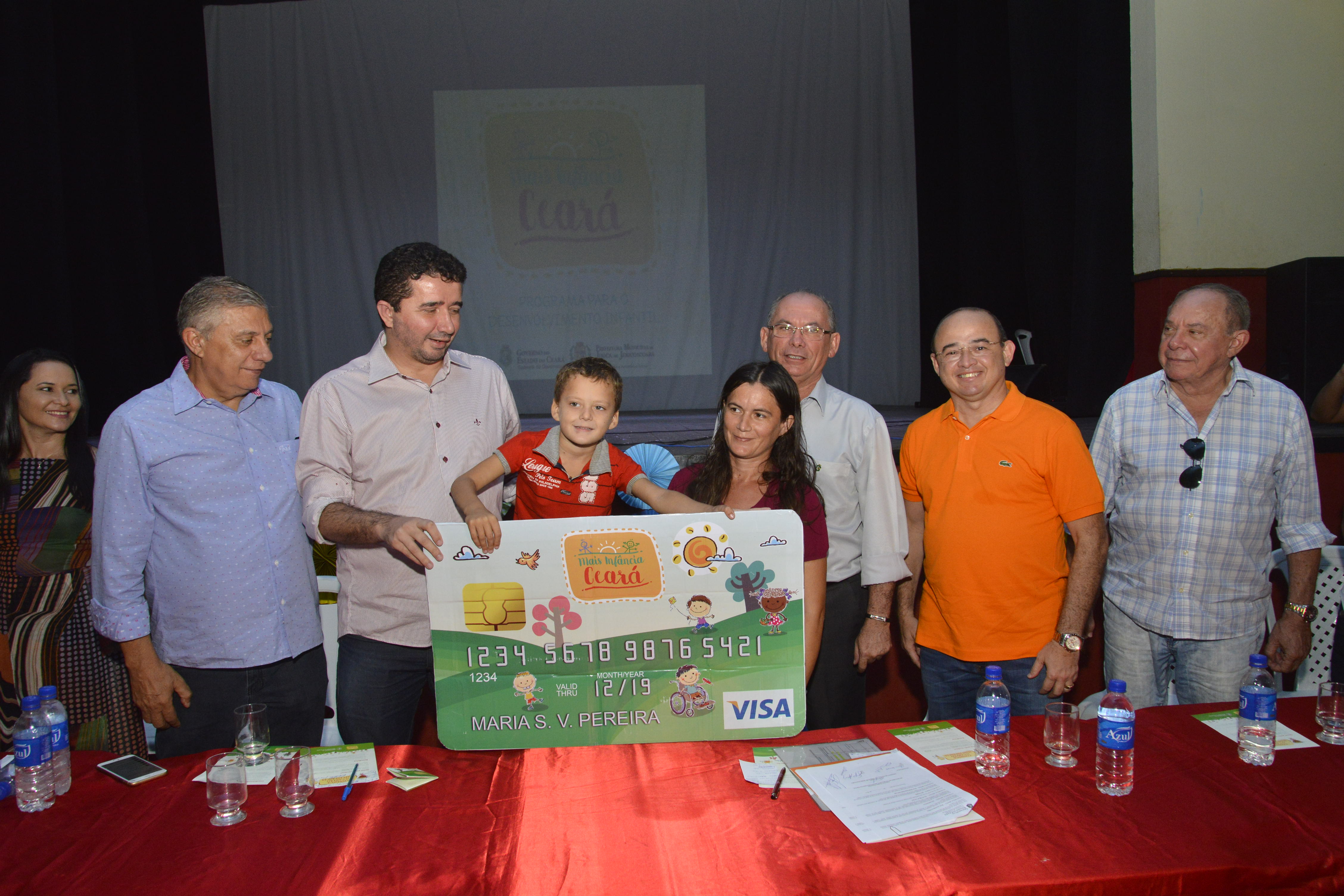 Litoral Norte: famílias de Jijoca recebem o benefício do Cartão Mais Infância