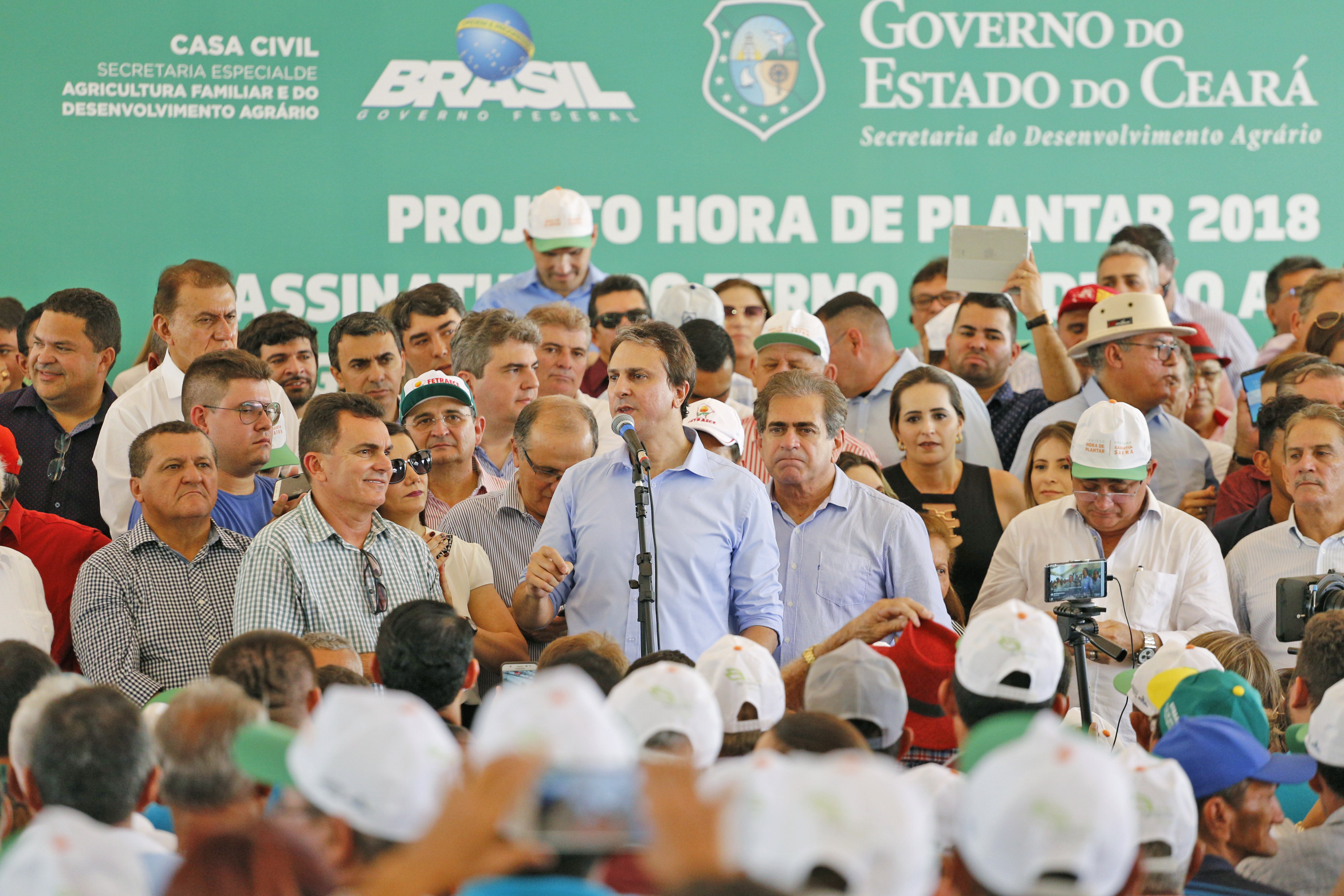 Morada Nova: Governo do Ceará lança 31º Hora de Plantar e entrega toneladas de sementes a agricultores familiares