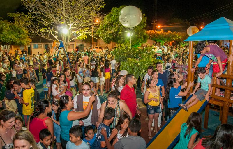 Morrinhos: Governo do Ceará entrega 28ª brinquedopraça para as crianças cearenses