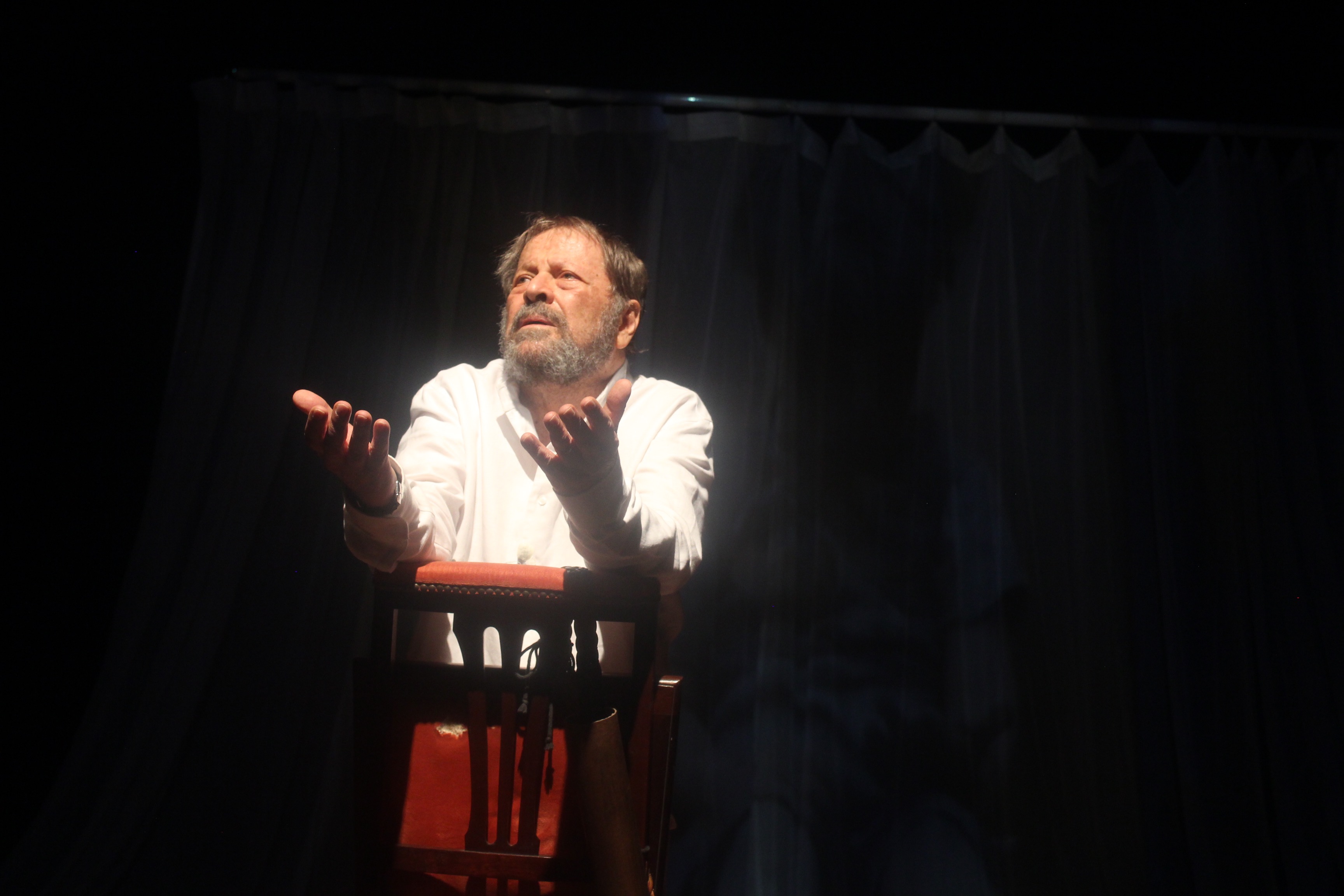 Peça “Iscariotes. A outra face” de Carlos Vereza ganha duas sessões no Cineteatro São Luiz