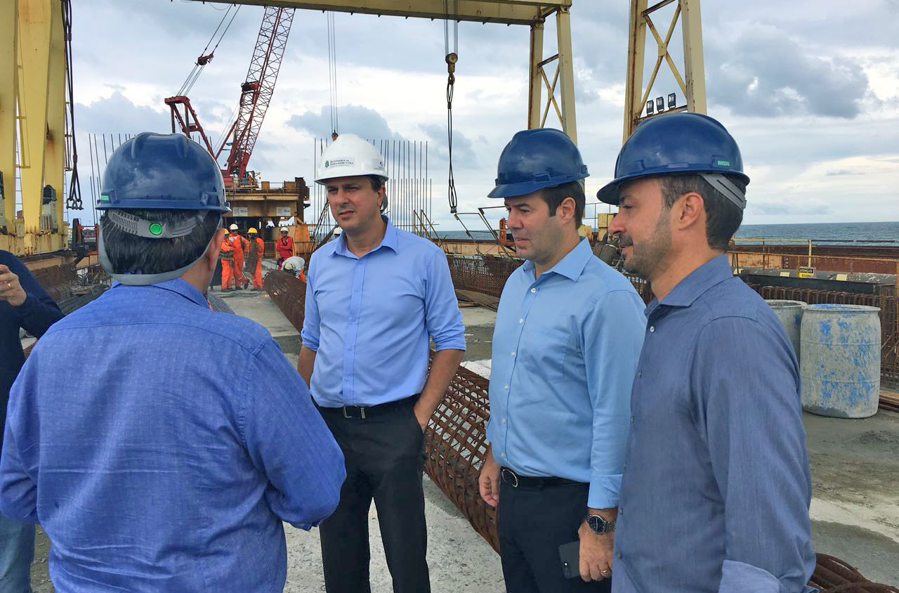 Governador Camilo Santana visita obras de expansão do Porto do Pecém