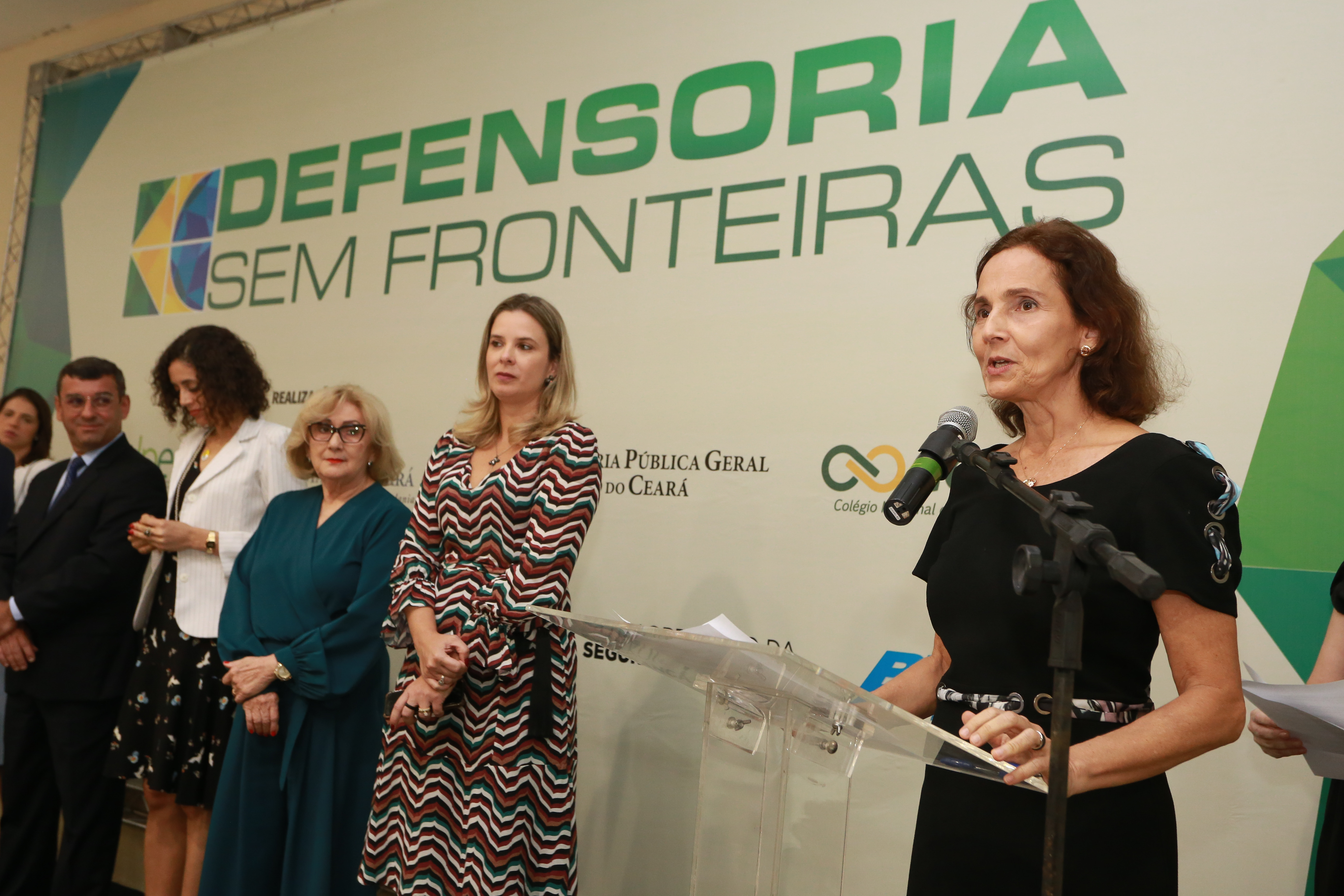 Izolda Cela participa do lançamento do programa Defensoria Sem Fronteiras